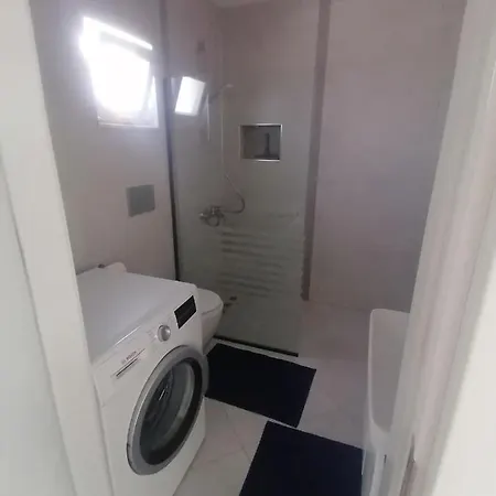 Dalamanin Gozde Sitesinde Havuzlu Cancan Villa *